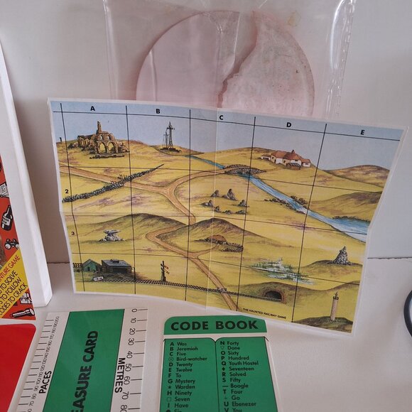 The Wailing Lighthouse Enid Blytons Famous Five Adventure Games Cards Dice - Picture 5 of 6